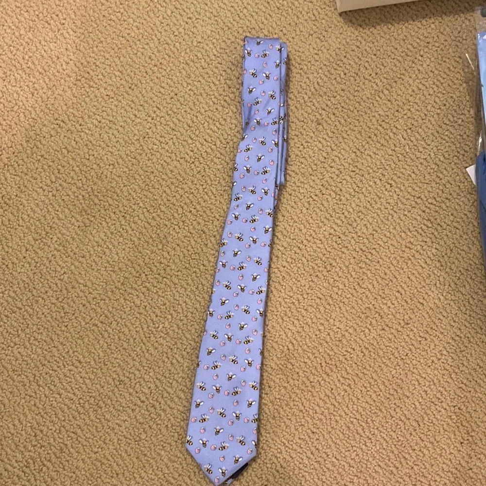 Brooks Brothers Light Blue Kids Tie with Bee’s